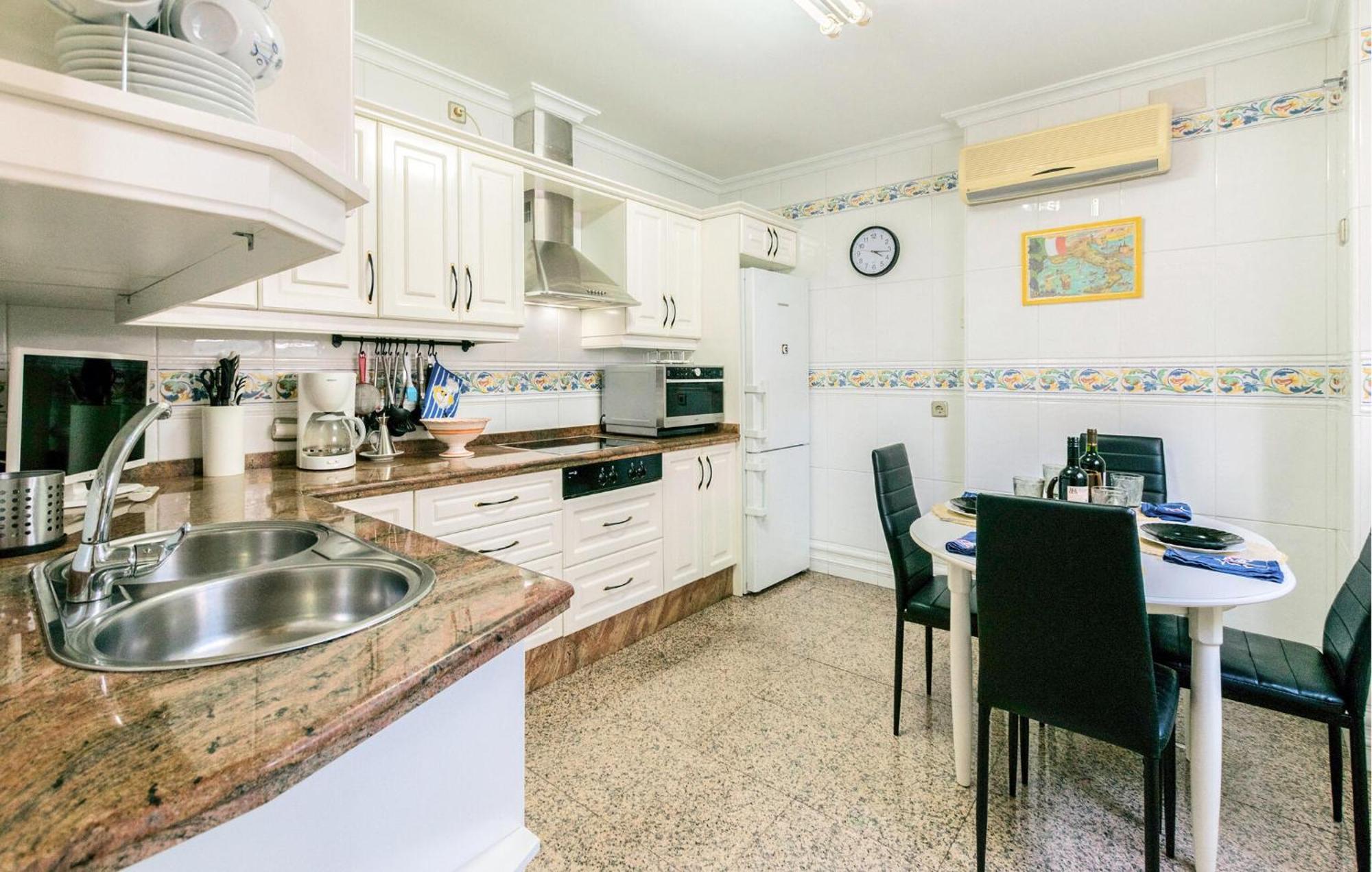 Cozy Apartment In Sevilla With Kitchen Luaran gambar