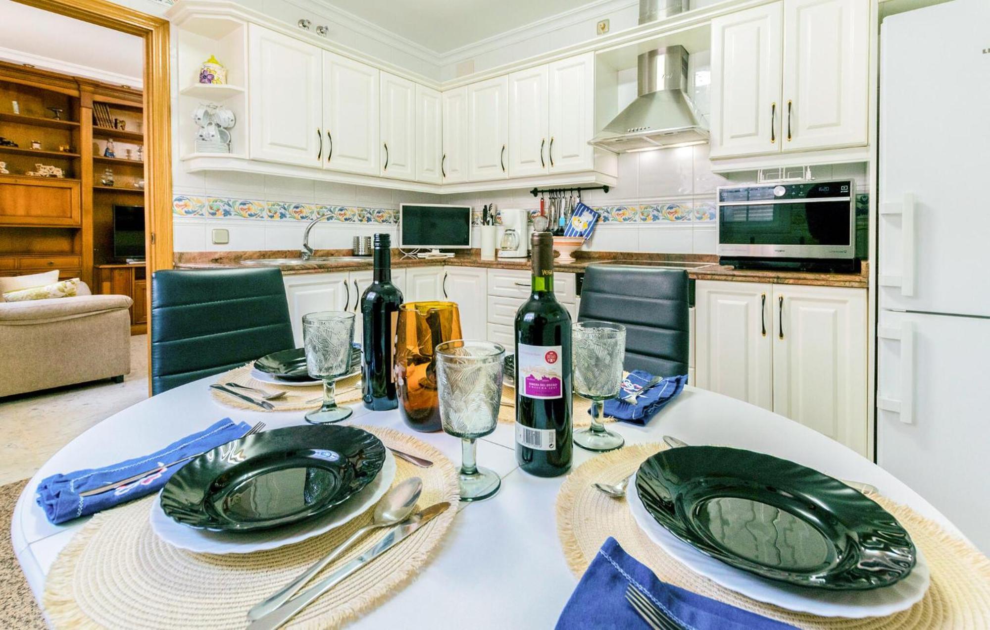 Cozy Apartment In Sevilla With Kitchen Luaran gambar
